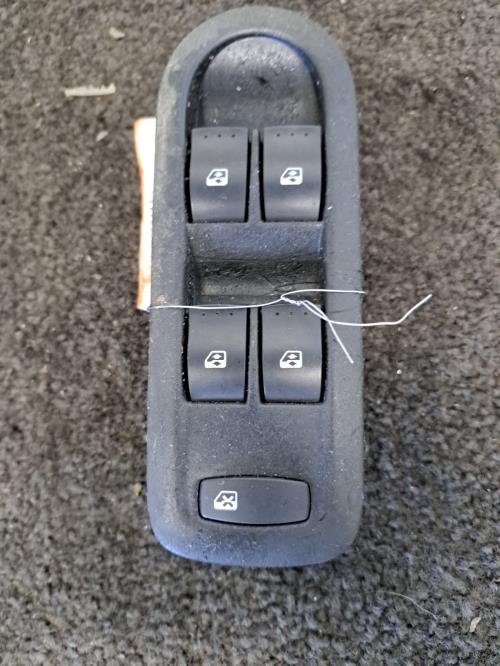 Image Interrupteur de leve vitre avant gauche - RENAULT MEGANE 2