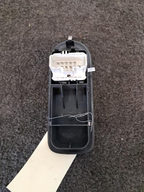 Image Interrupteur de leve vitre avant gauche - RENAULT CLIO 3