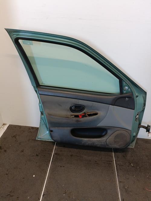 Image Porte avant gauche - PEUGEOT 406
