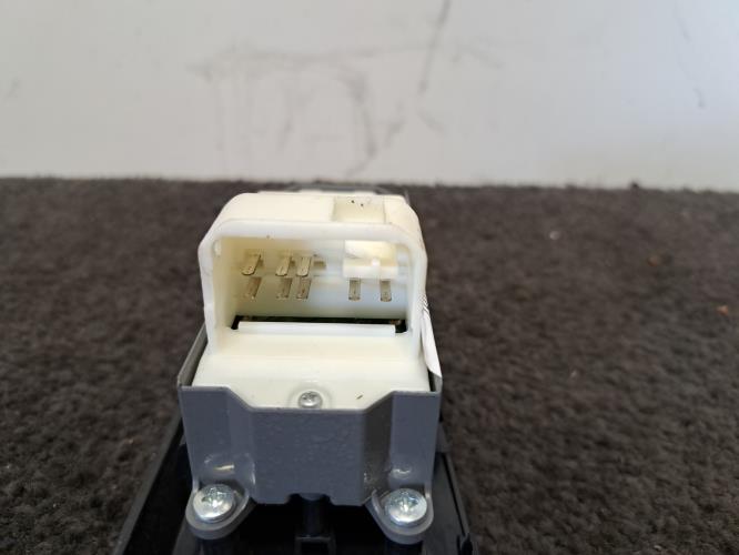 Image Interrupteur de leve vitre avant gauche - TOYOTA YARIS 3