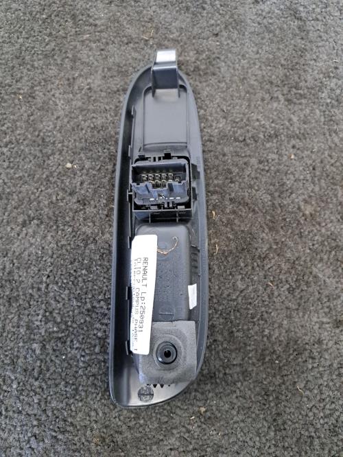 Image Interrupteur de leve vitre avant gauche - RENAULT CLIO 2 CAMPUS