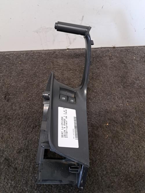 Image Interrupteur de leve vitre avant gauche - SEAT IBIZA 4