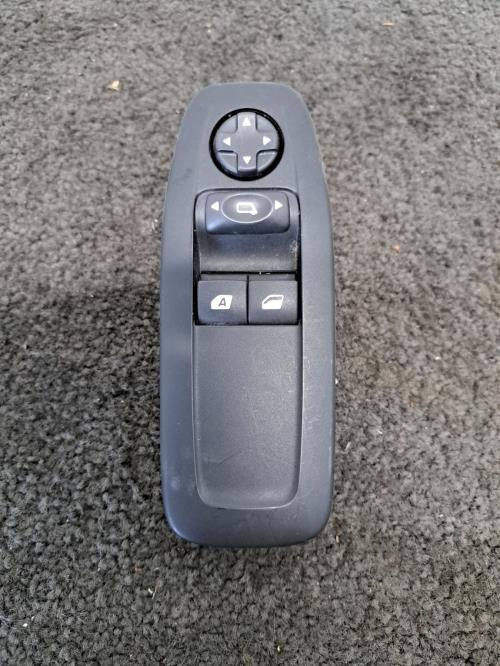Image Interrupteur de leve vitre avant gauche - PEUGEOT 208 1