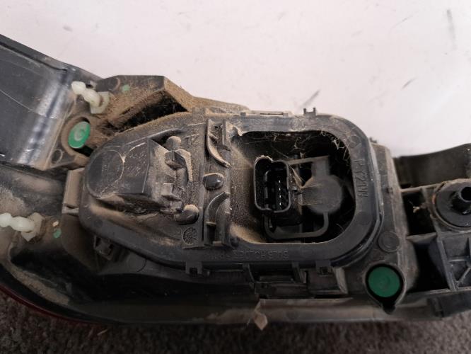 Image Feu arriere principal droit (feux) - RENAULT CLIO 4