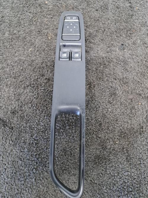 Image Interrupteur de leve vitre avant gauche - RENAULT CLIO 4