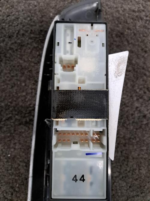 Image Interrupteur de leve vitre avant gauche - NISSAN NOTE 2