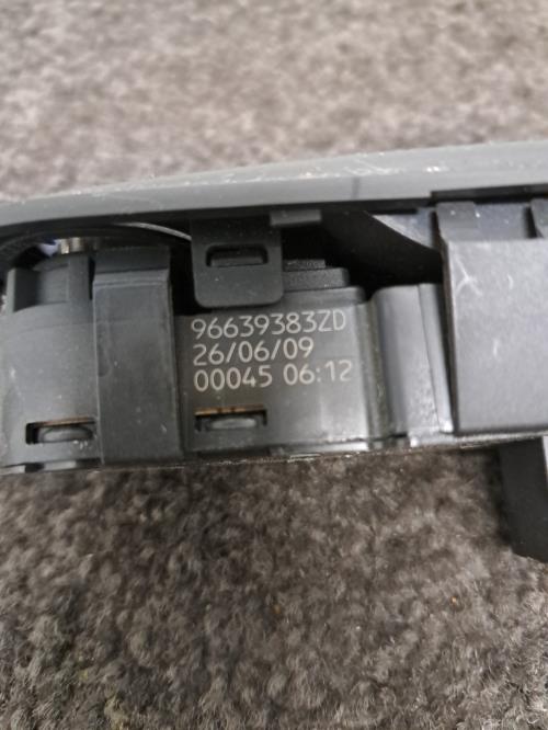 Image Interrupteur de leve vitre avant gauche - CITROEN C4 GRAND PICASSO 1
