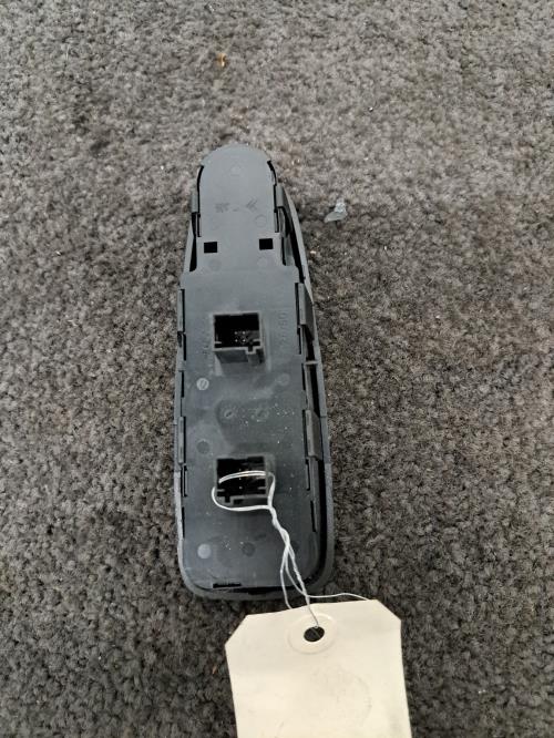 Image Interrupteur de leve vitre avant gauche - CITROEN C4 GRAND PICASSO 1