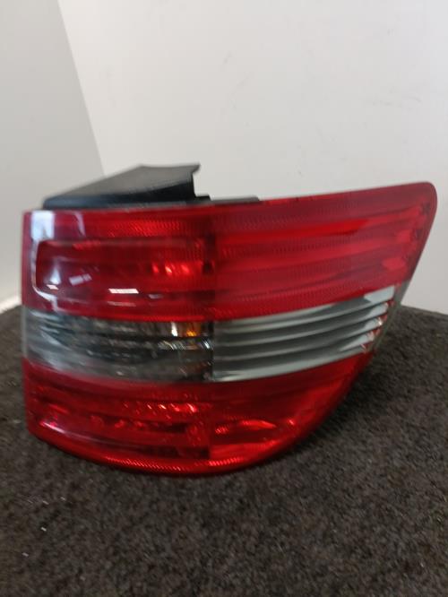 Image Feu arriere principal droit (feux) - MERCEDES CLASSE B 245