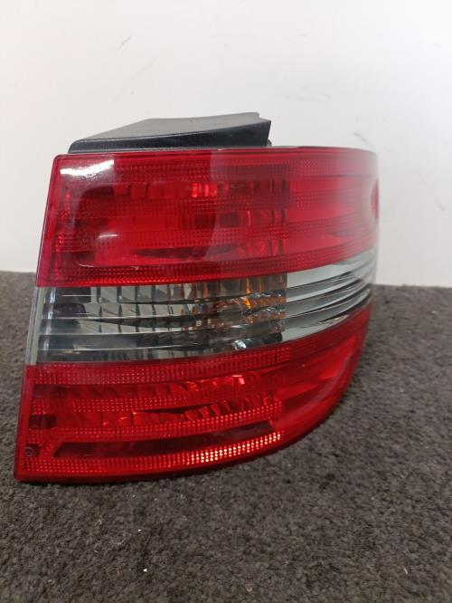 Image Feu arriere principal droit (feux) - MERCEDES CLASSE B 245