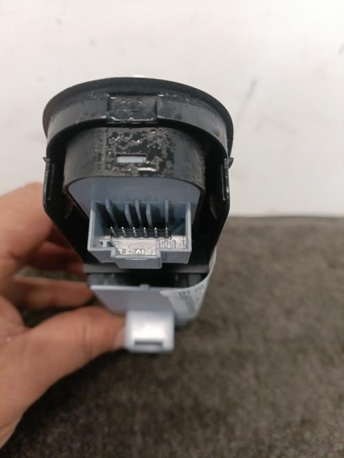 Image Interrupteur de leve vitre avant gauche - VOLKSWAGEN GOLF 6