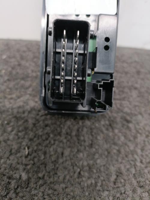 Image Interrupteur de leve vitre avant gauche - CITROEN C3 2