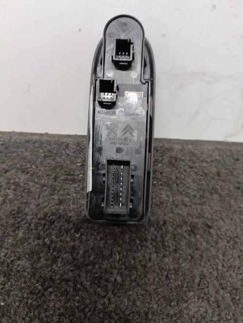 Image Interrupteur de leve vitre avant gauche - PEUGEOT 308 1 SW