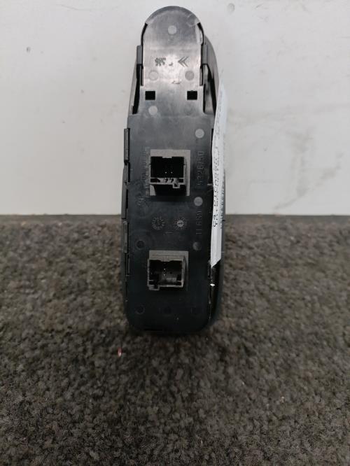 Image Interrupteur de leve vitre avant gauche - CITROEN C4 PICASSO 1