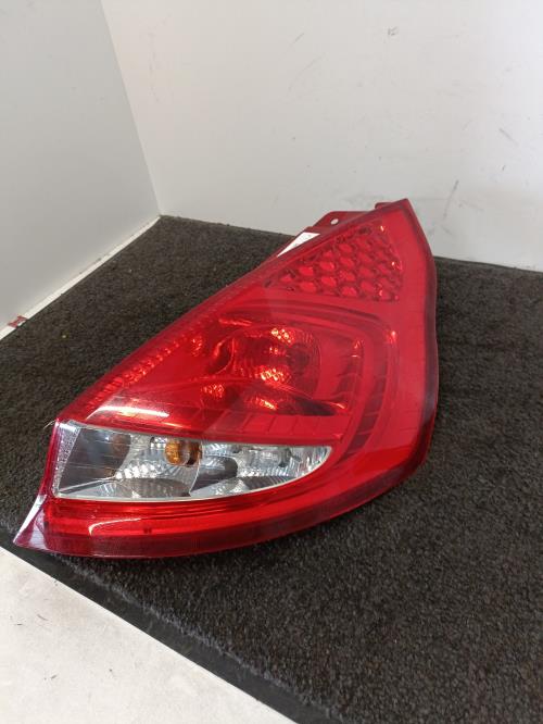 Image Feu arriere principal droit (feux) - FORD FIESTA 6