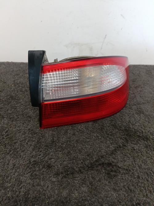 Image Feu arriere principal droit (feux) - RENAULT LAGUNA 2