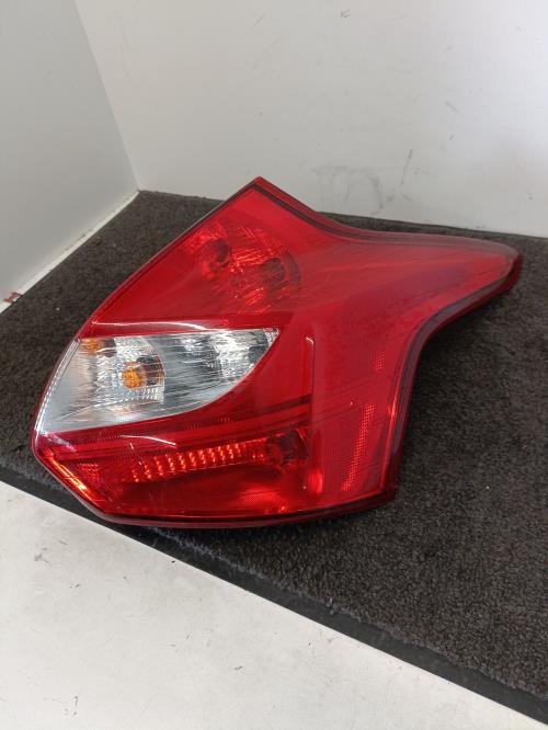 Image Feu arriere principal droit (feux) - FORD FOCUS 3