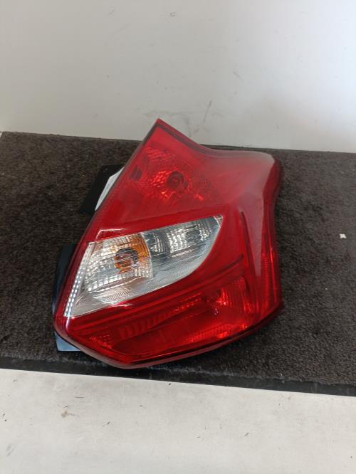 Image Feu arriere principal droit (feux) - FORD FOCUS 3