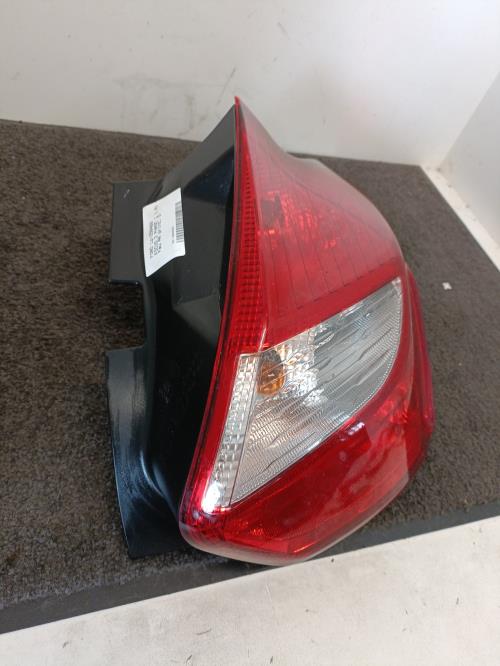 Image Feu arriere principal droit (feux) - FORD FOCUS 3