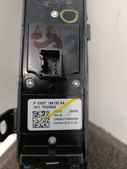Image Interrupteur de leve vitre avant gauche - FORD FOCUS 3