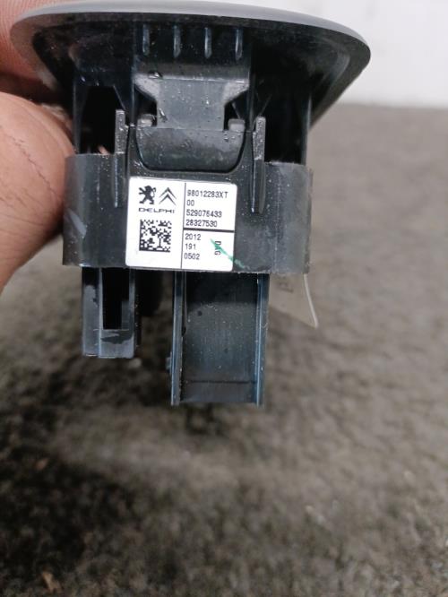 Image Interrupteur de leve vitre avant gauche - CITROEN C3 2