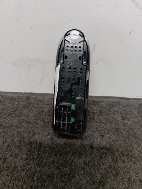Image Interrupteur de leve vitre avant gauche - CITROEN C3 2