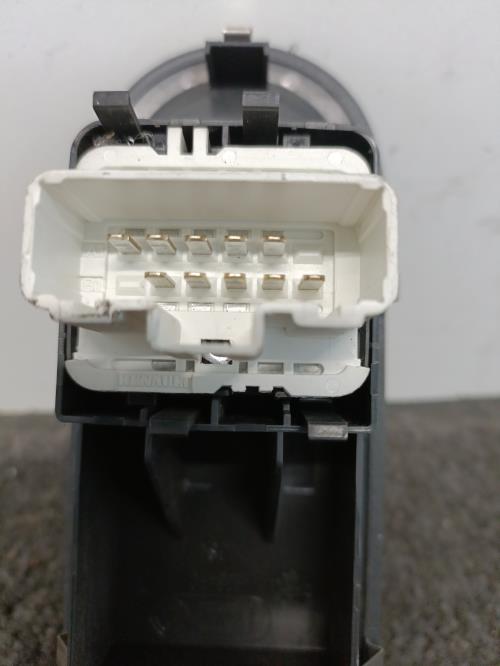 Image Interrupteur de leve vitre avant gauche - RENAULT CLIO 3