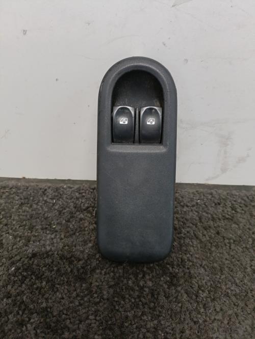 Image Interrupteur de leve vitre avant gauche - RENAULT CLIO 3