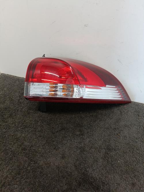Image Feu arriere principal droit (feux) - RENAULT CLIO 4