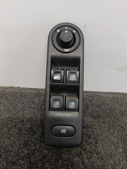 Image Interrupteur de leve vitre avant gauche - RENAULT CLIO 4