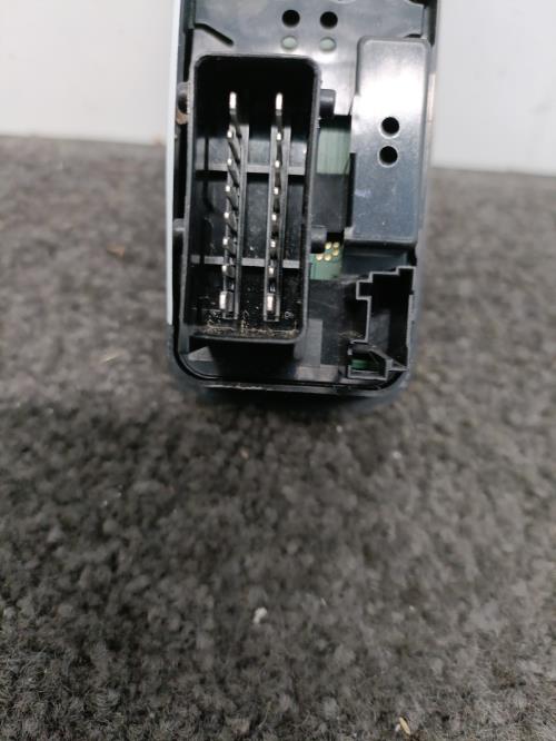 Image Interrupteur de leve vitre avant gauche - CITROEN C3 2