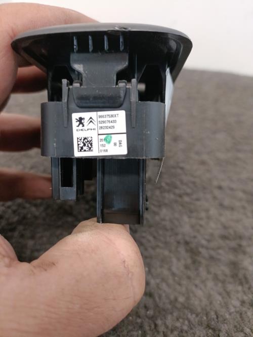 Image Interrupteur de leve vitre avant gauche - CITROEN C3 2