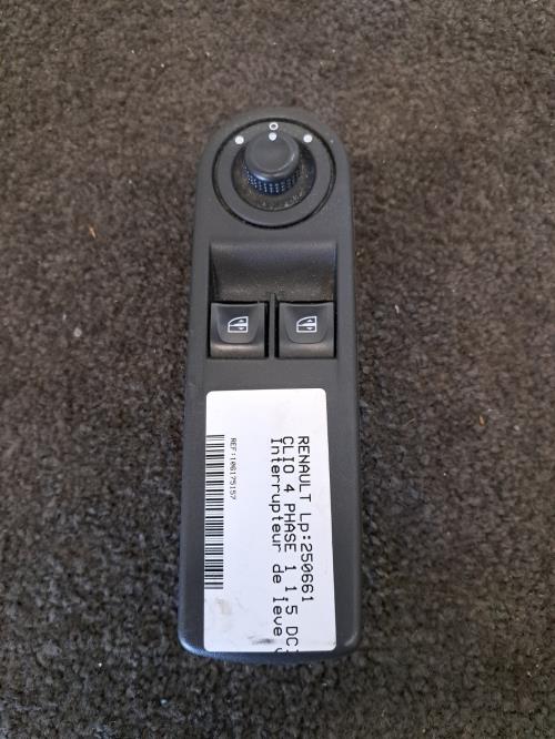 Image Interrupteur de leve vitre avant gauche - RENAULT CLIO 4