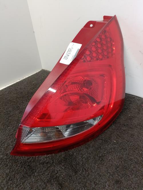 Image Feu arriere principal droit (feux) - FORD FIESTA 6