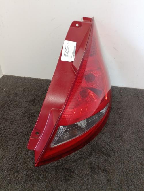 Image Feu arriere principal droit (feux) - FORD FIESTA 6