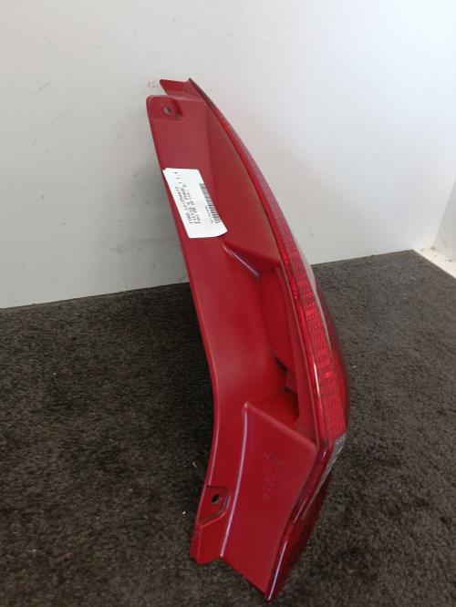 Image Feu arriere principal droit (feux) - FORD FIESTA 6