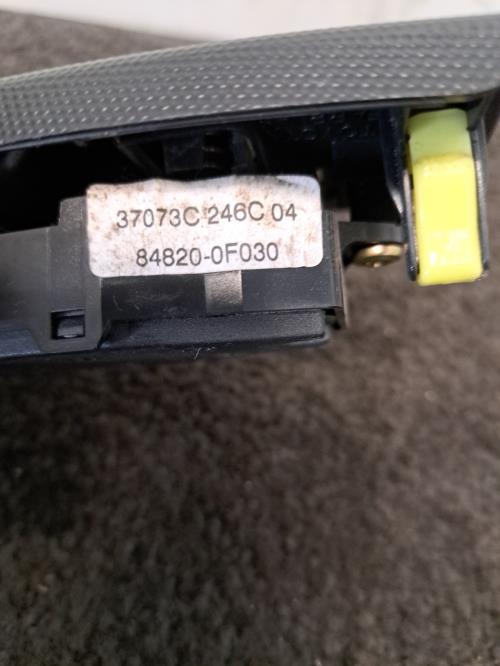 Image Interrupteur de leve vitre avant gauche - TOYOTA COROLLA VERSO 2