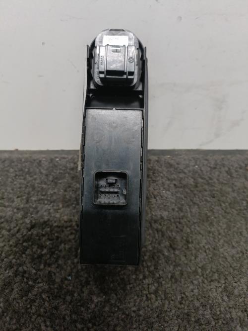 Image Interrupteur de leve vitre avant gauche - VOLKSWAGEN GOLF 6