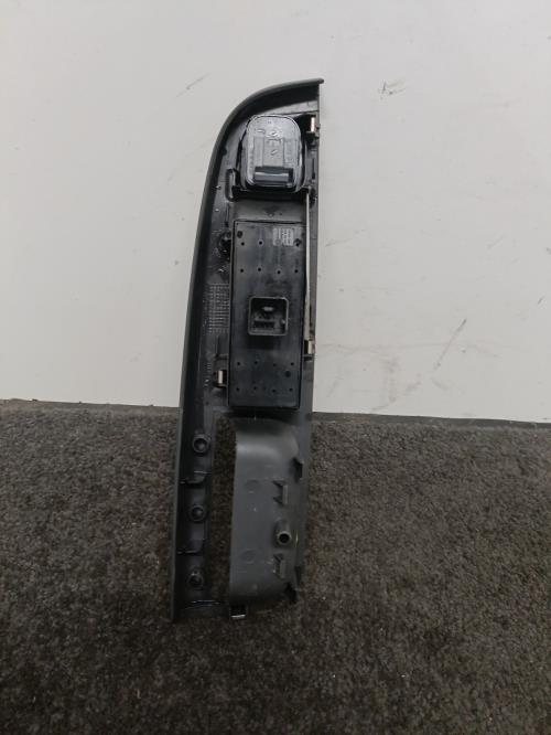 Image Interrupteur de leve vitre avant gauche - VOLKSWAGEN GOLF 5