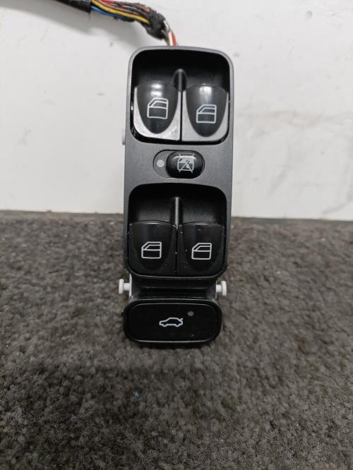 Image Interrupteur de leve vitre avant gauche - MERCEDES CLASSE CLK 209