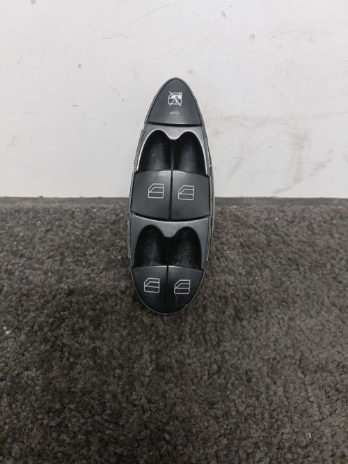 Image Interrupteur de leve vitre avant gauche - MERCEDES CLASSE E 211