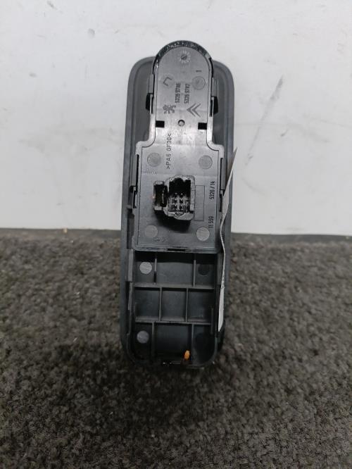 Image Interrupteur de leve vitre avant gauche - CITROEN C8