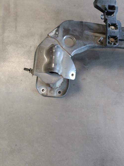 Image Renfort pare choc avant (traverse) - PEUGEOT 4007