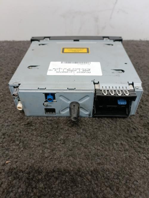 Image Autoradio d'origine - PEUGEOT 3008 1