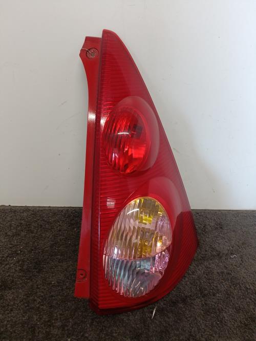 Image Feu arriere principal droit (feux) - PEUGEOT 107