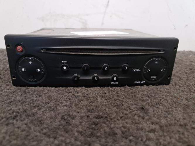 Image Autoradio d'origine - NISSAN INTERSTAR 1