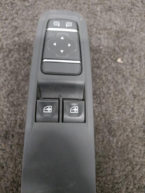 Image Interrupteur de leve vitre avant gauche - RENAULT CLIO 4