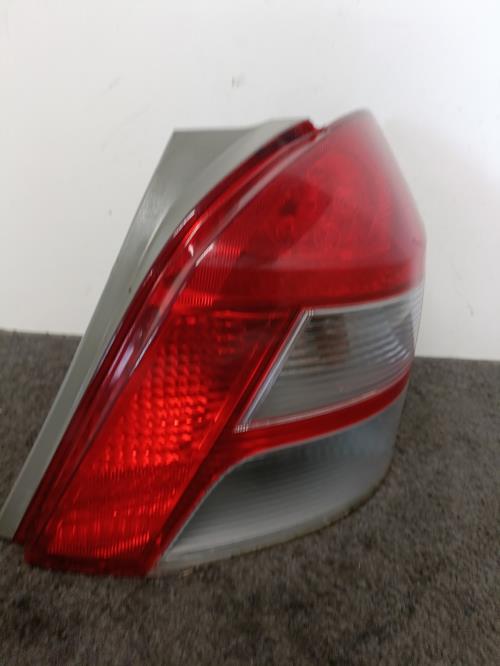 Image Feu arriere principal droit (feux) - TOYOTA YARIS 2