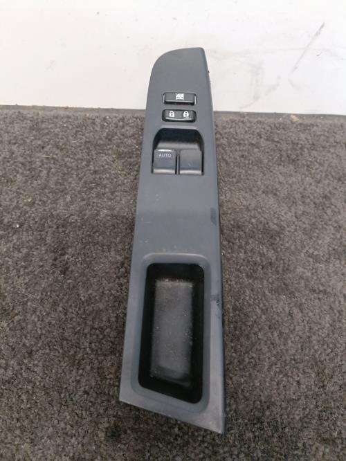 Image Interrupteur de leve vitre avant gauche - TOYOTA YARIS 3