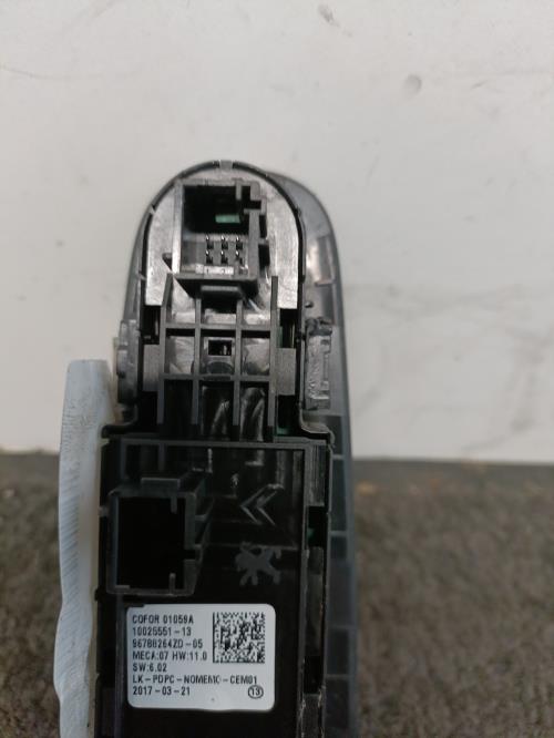 Image Interrupteur de leve vitre avant gauche - PEUGEOT 308 2